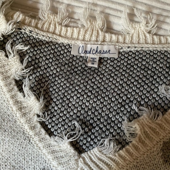 Leopard print v-neck sweater! - Picture 3 of 4